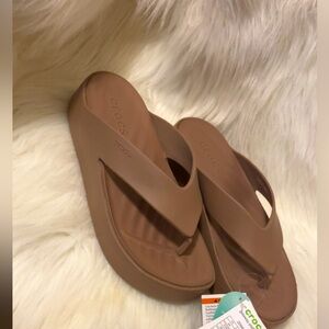 🤎Croc platform sandals🤎